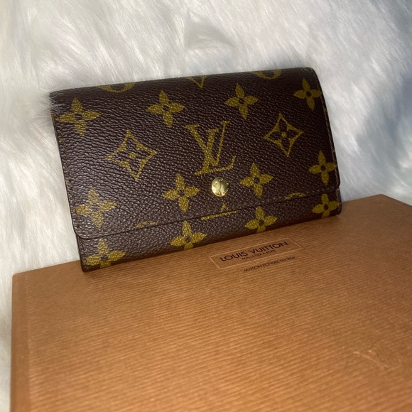 🛑SOLD🛑 LOUIS VUITTON Tressor Wallet - Picture 3 of 13